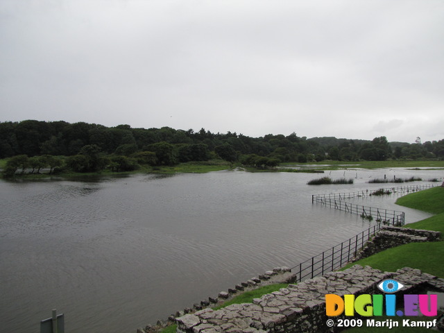 SX07741 Flooded Ogmore River by Castle